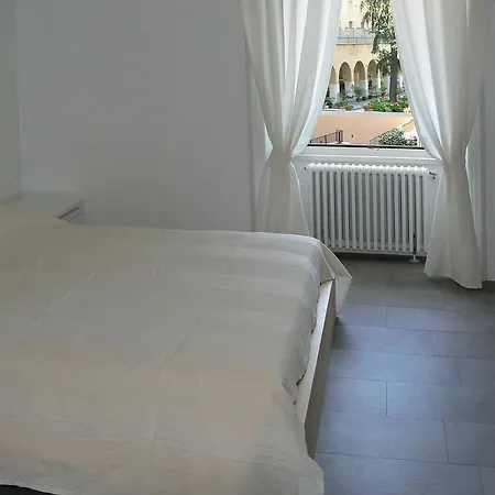 B&B Il Sampietrino Dei Cavalleggeri Bed & Breakfast 3*